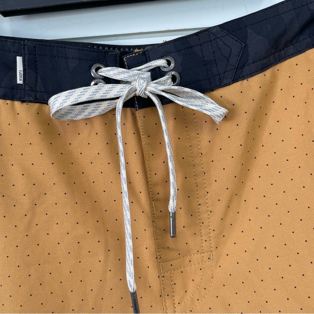Vuori mustard yellow board‎ shorts men’s size XL 36 - Picture 5 of 7